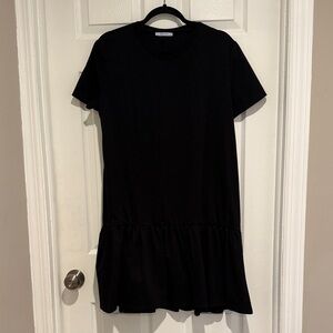 Zara Black Dress w Ruffe bottom